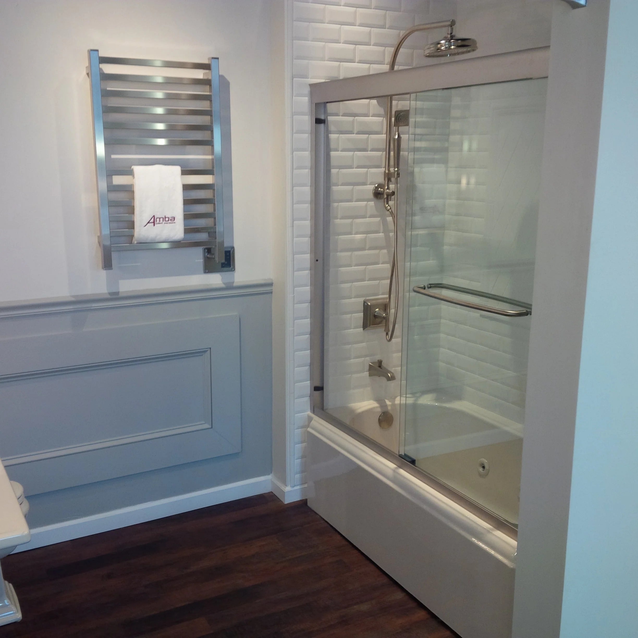 Amba Quadro Q-2033 Heated Towel Rack