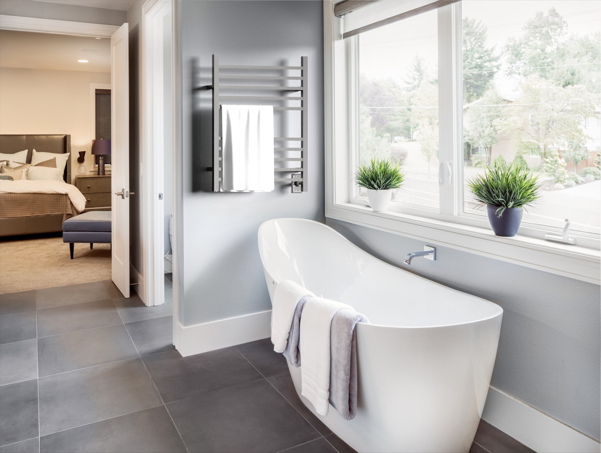 Amba Radiant Square Hybrid Plug-In/Hardwired Heated Towel Rack